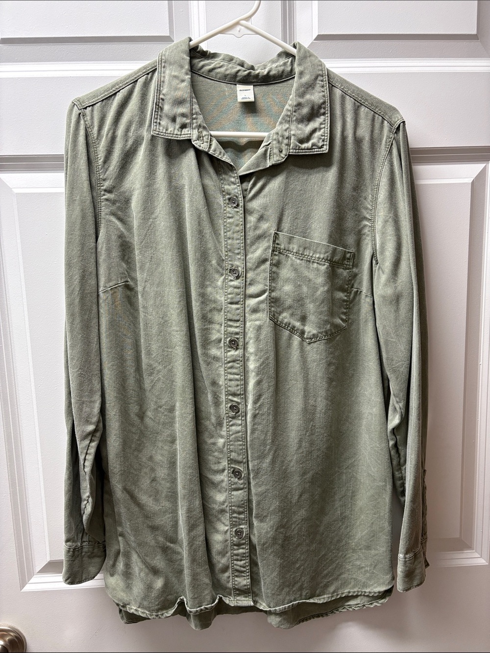 Old Navy Women's Button-Down Shirt in Olive